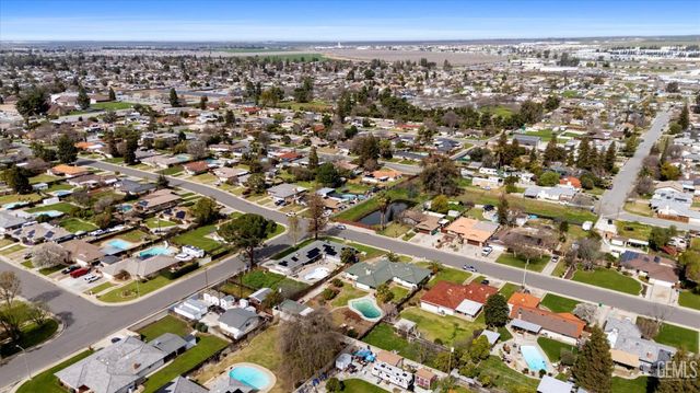 6009 Carter Avenue, Bakersfield, CA 93308