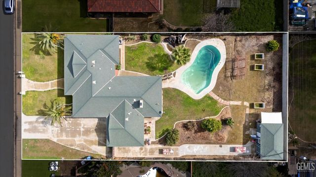 6009 Carter Avenue, Bakersfield, CA 93308