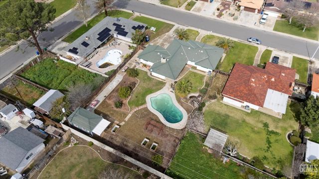 6009 Carter Avenue, Bakersfield, CA 93308