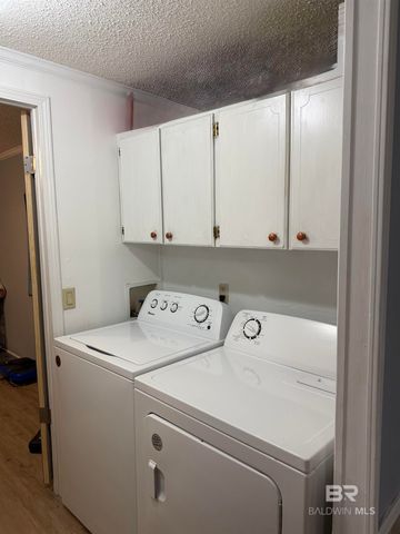 1913 Maria Lane, Lillian, AL 36549