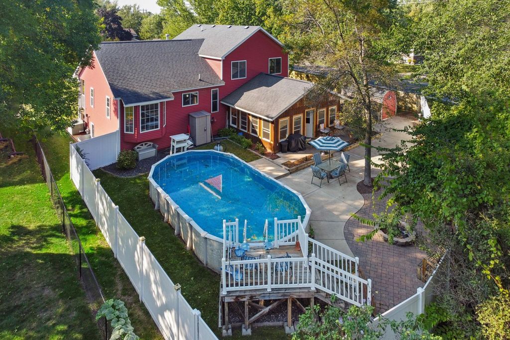 948 Xenia Avenue NW, Elk River, MN 55330