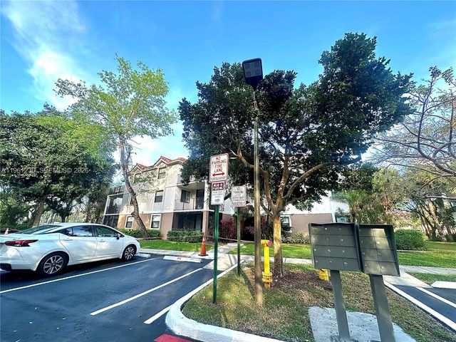 10135 W Sunrise Blvd 304, Plantation, FL 33322