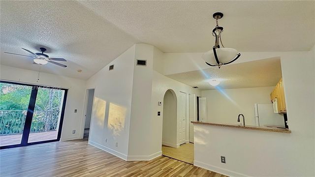 10135 W Sunrise Blvd 304, Plantation, FL 33322