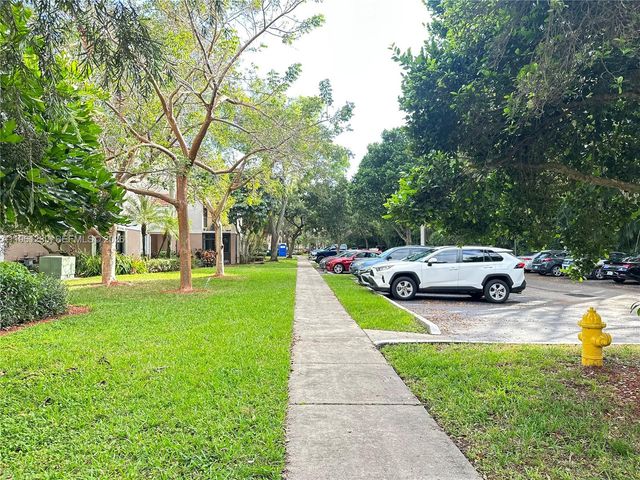 10135 W Sunrise Blvd 304, Plantation, FL 33322