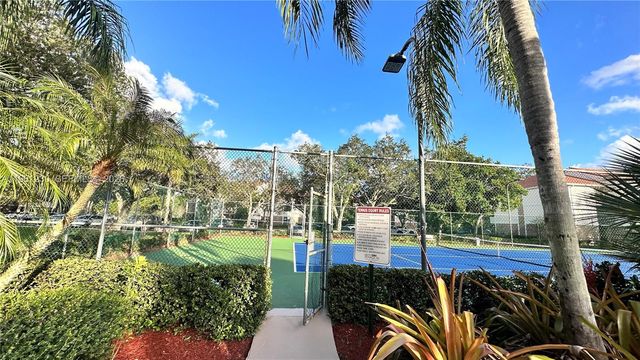 10135 W Sunrise Blvd 304, Plantation, FL 33322