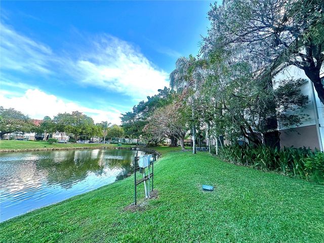 10135 W Sunrise Blvd 304, Plantation, FL 33322