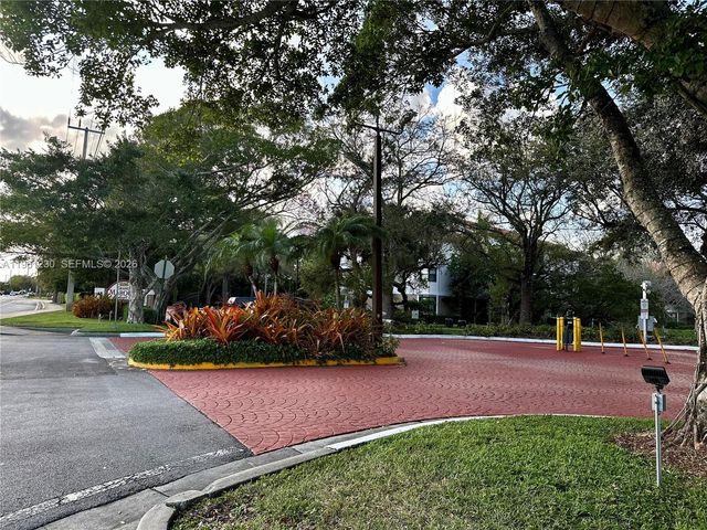 10135 W Sunrise Blvd 304, Plantation, FL 33322