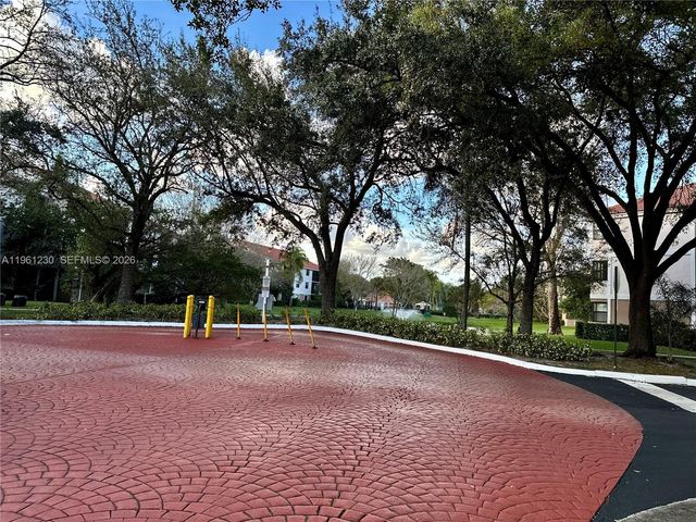 10135 W Sunrise Blvd 304, Plantation, FL 33322