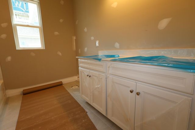 207 Isleta Drive, Pataskala, OH 43062