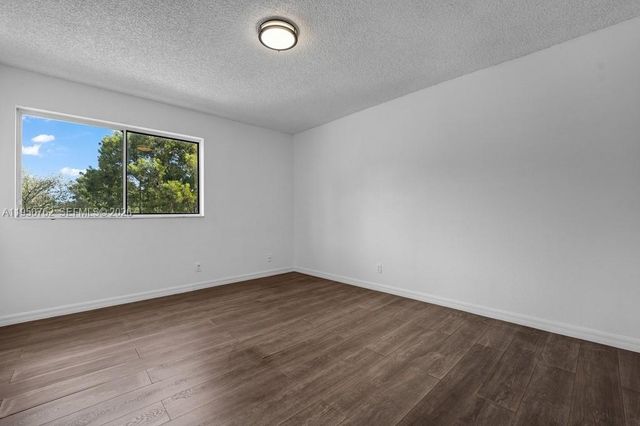 3340 N Pinewalk Dr N 1527, Margate, FL 33063