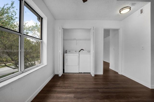 3340 N Pinewalk Dr N 1527, Margate, FL 33063