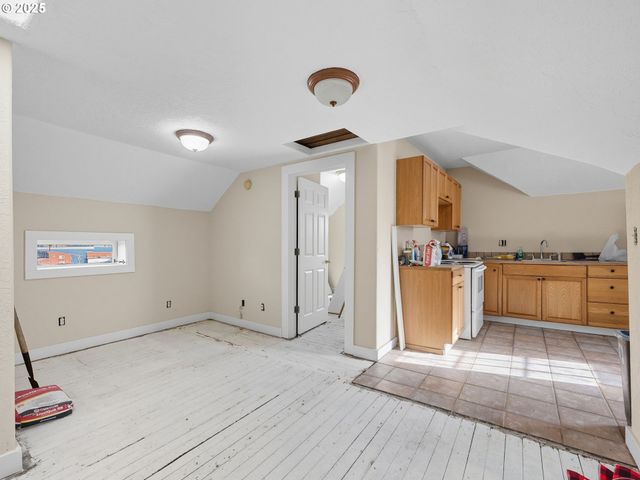 686 29TH St, Astoria, OR 97103