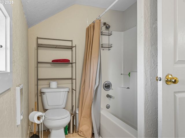 686 29TH St, Astoria, OR 97103