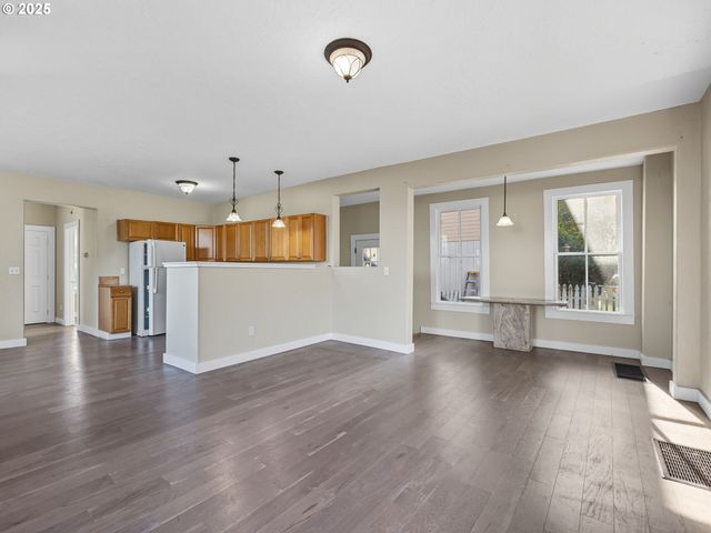 686 29TH St, Astoria, OR 97103