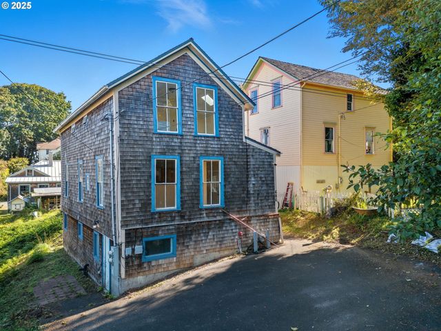 686 29TH St, Astoria, OR 97103