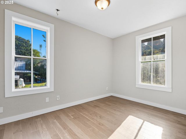 686 29TH St, Astoria, OR 97103