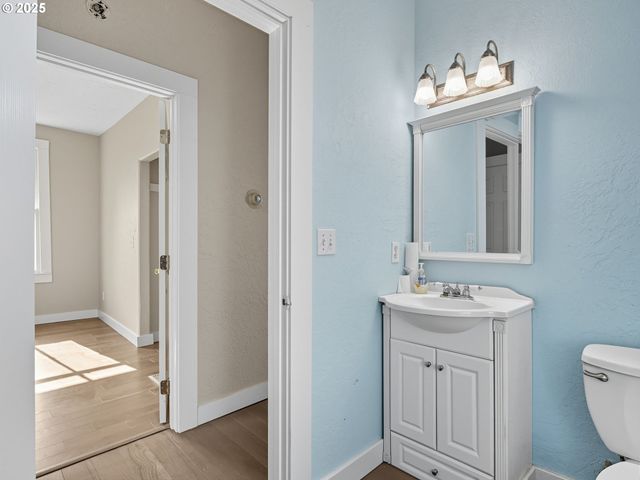 686 29TH St, Astoria, OR 97103