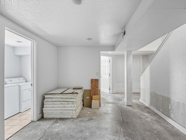 686 29TH St, Astoria, OR 97103