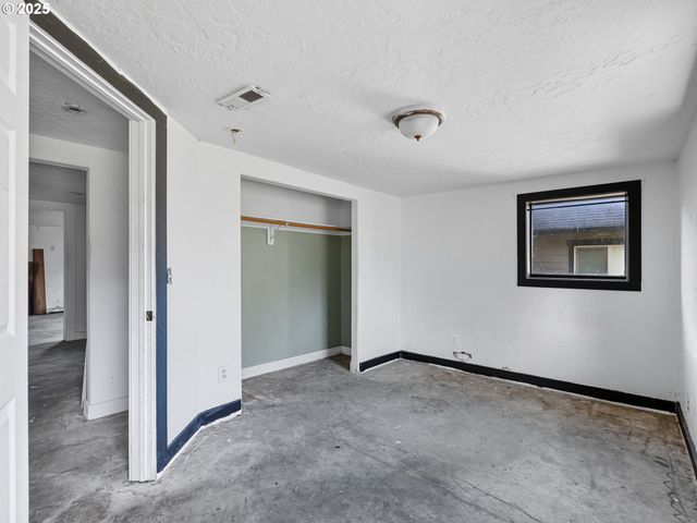 686 29TH St, Astoria, OR 97103