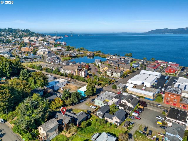 686 29TH St, Astoria, OR 97103