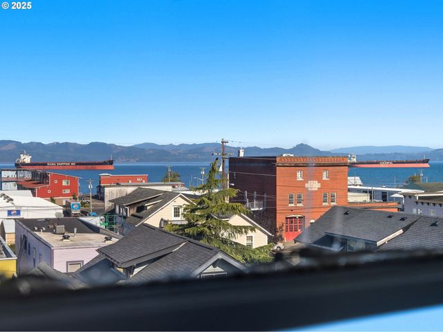 686 29TH St, Astoria, OR 97103