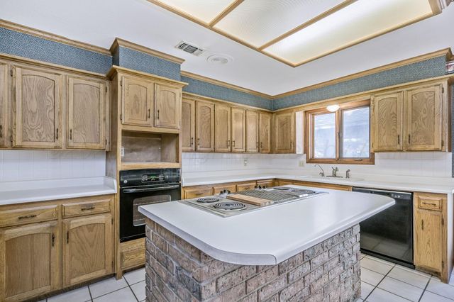 6218 HAMPTON Drive, Amarillo, TX 79109