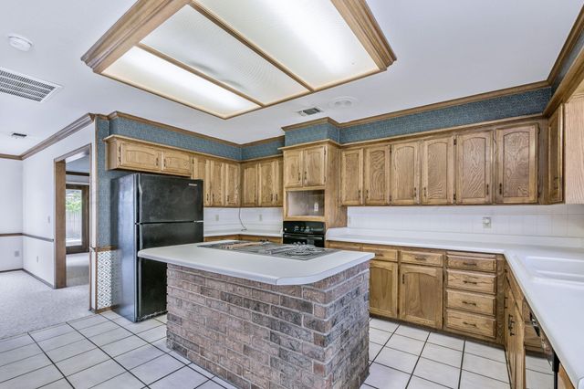 6218 HAMPTON Drive, Amarillo, TX 79109