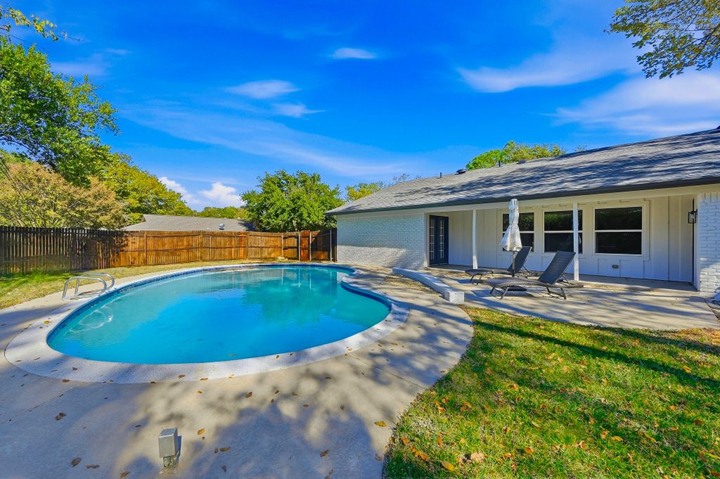 1145 Terrace Trail, Hurst, TX 76053