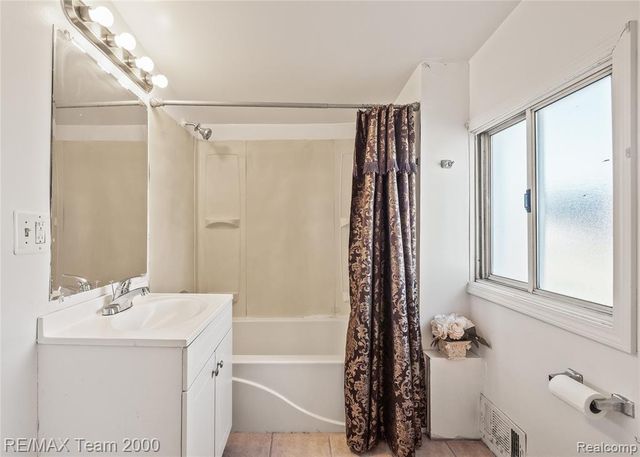 5842 Janet Avenue, Taylor, MI 48180