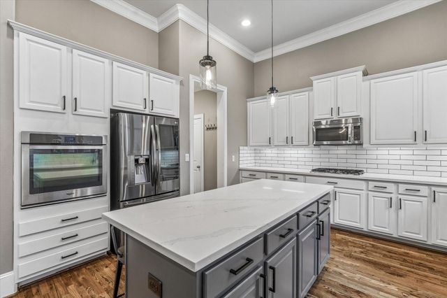 5607 Cohn Meadows, Houston, TX 77007