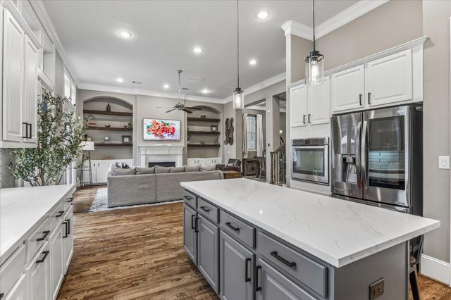 5607 Cohn Meadows, Houston, TX 77007