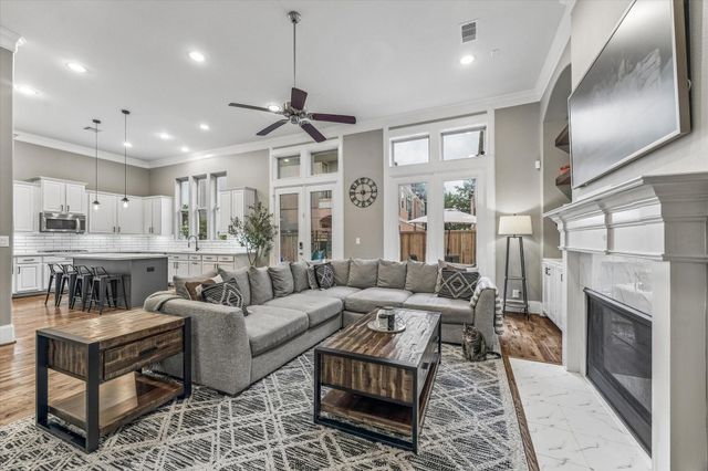 5607 Cohn Meadows, Houston, TX 77007