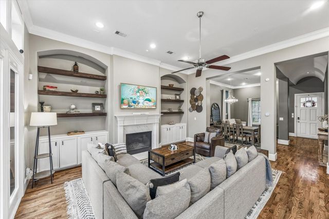 5607 Cohn Meadows, Houston, TX 77007