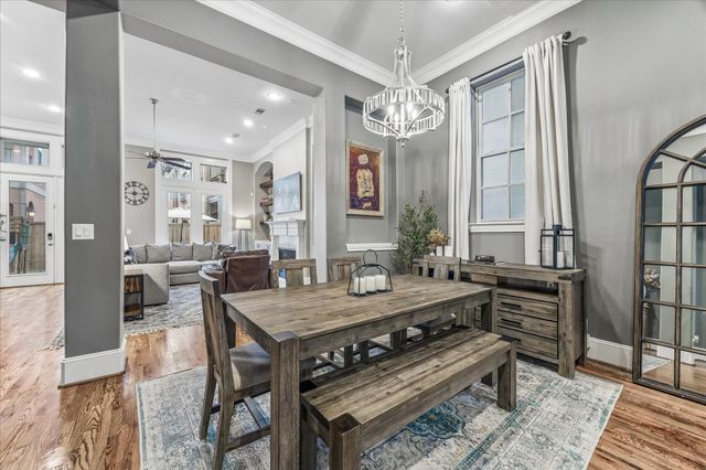 5607 Cohn Meadows, Houston, TX 77007