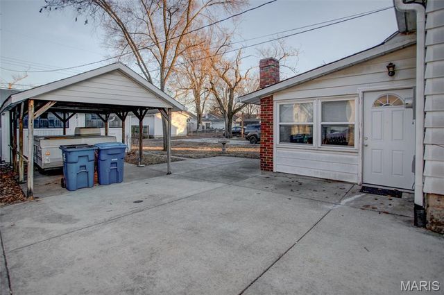 453 George Street, Wood River, IL 62095