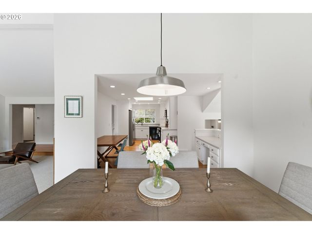 4437 Nw METOLIUS Ct, Portland, OR 97229