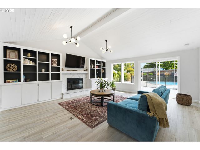 4437 Nw METOLIUS Ct, Portland, OR 97229