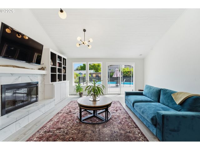 4437 Nw METOLIUS Ct, Portland, OR 97229