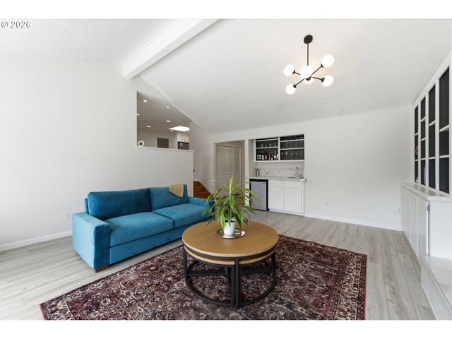 4437 Nw METOLIUS Ct, Portland, OR 97229