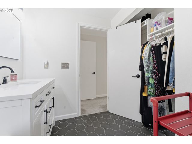 4437 Nw METOLIUS Ct, Portland, OR 97229
