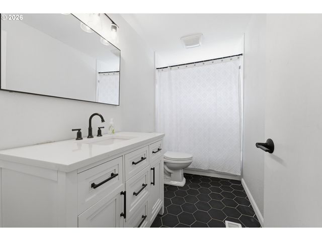 4437 Nw METOLIUS Ct, Portland, OR 97229