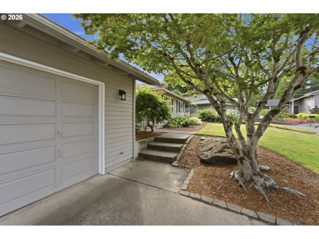 4437 Nw METOLIUS Ct, Portland, OR 97229