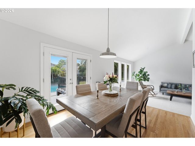 4437 Nw METOLIUS Ct, Portland, OR 97229