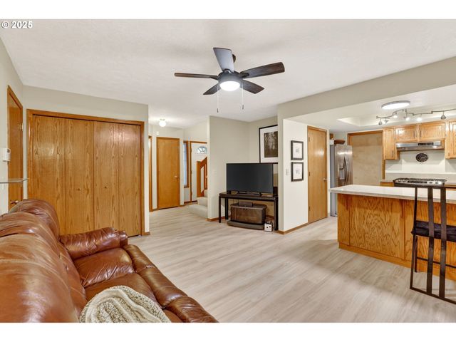 67 Nw ORCHARD Pl, Gresham, OR 97030