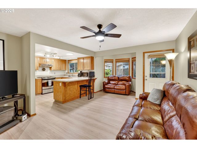 67 Nw ORCHARD Pl, Gresham, OR 97030