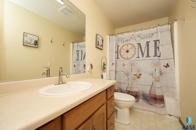 7216 W Strabane St Street, Sioux Falls, SD 57106