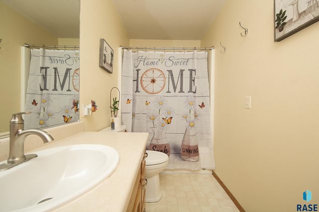 7216 W Strabane St Street, Sioux Falls, SD 57106