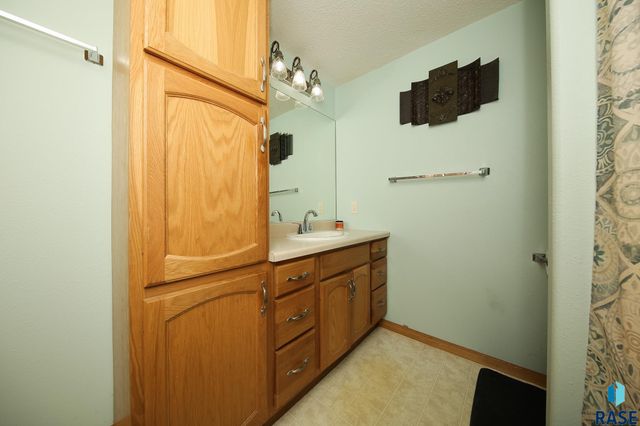 7216 W Strabane St Street, Sioux Falls, SD 57106