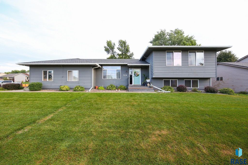 7216 W Strabane St Street, Sioux Falls, SD 57106