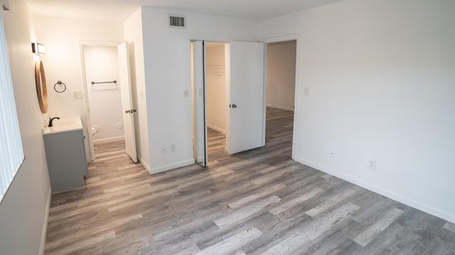 136 NW 60th Avenue 7-2, Margate, FL 33063